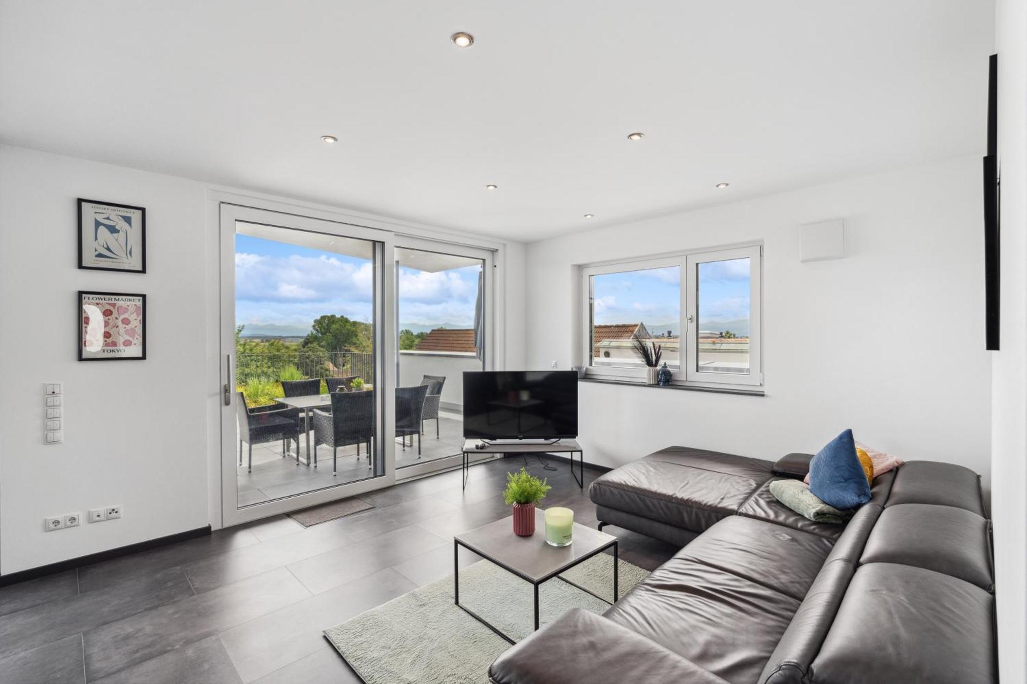 Anytime - Penthouse Mit Terrasse Und Bergsicht Apartment Friedrichshafen Bagian luar foto