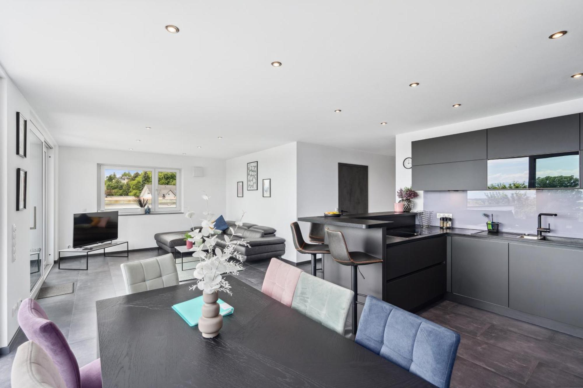 Anytime - Penthouse Mit Terrasse Und Bergsicht Apartment Friedrichshafen Bagian luar foto