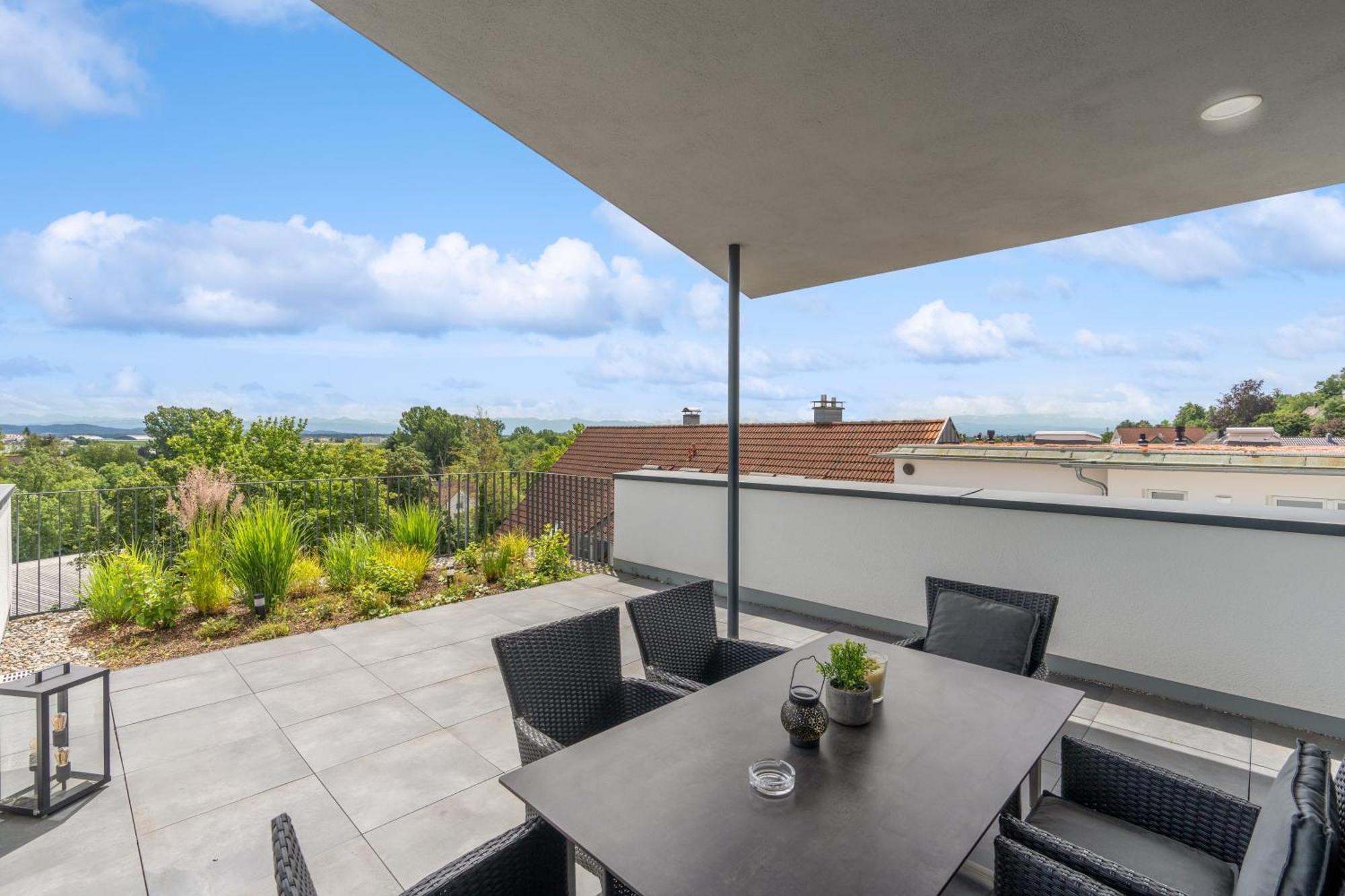 Anytime - Penthouse Mit Terrasse Und Bergsicht Apartment Friedrichshafen Bagian luar foto