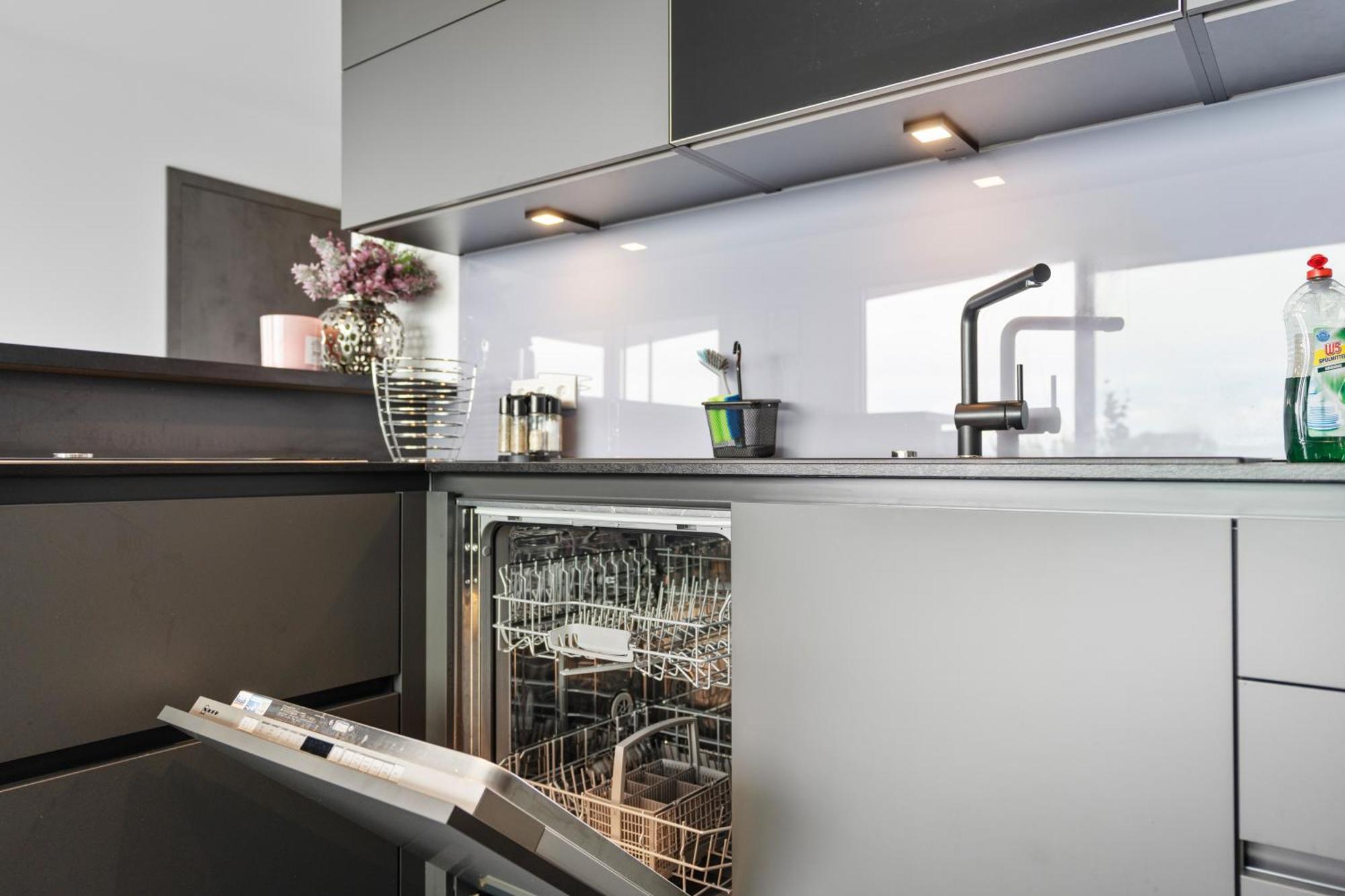 Anytime - Penthouse Mit Terrasse Und Bergsicht Apartment Friedrichshafen Bagian luar foto
